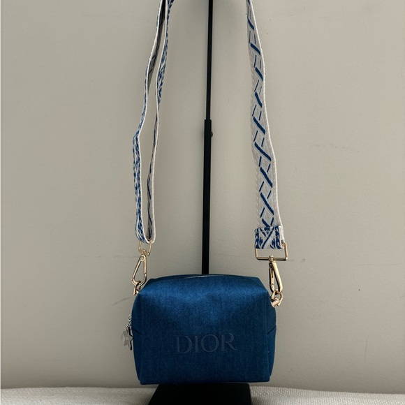 Dior denim beauty pouch with  added denim adjustable guitar strap &  1 keychain - Picture 8 of 10